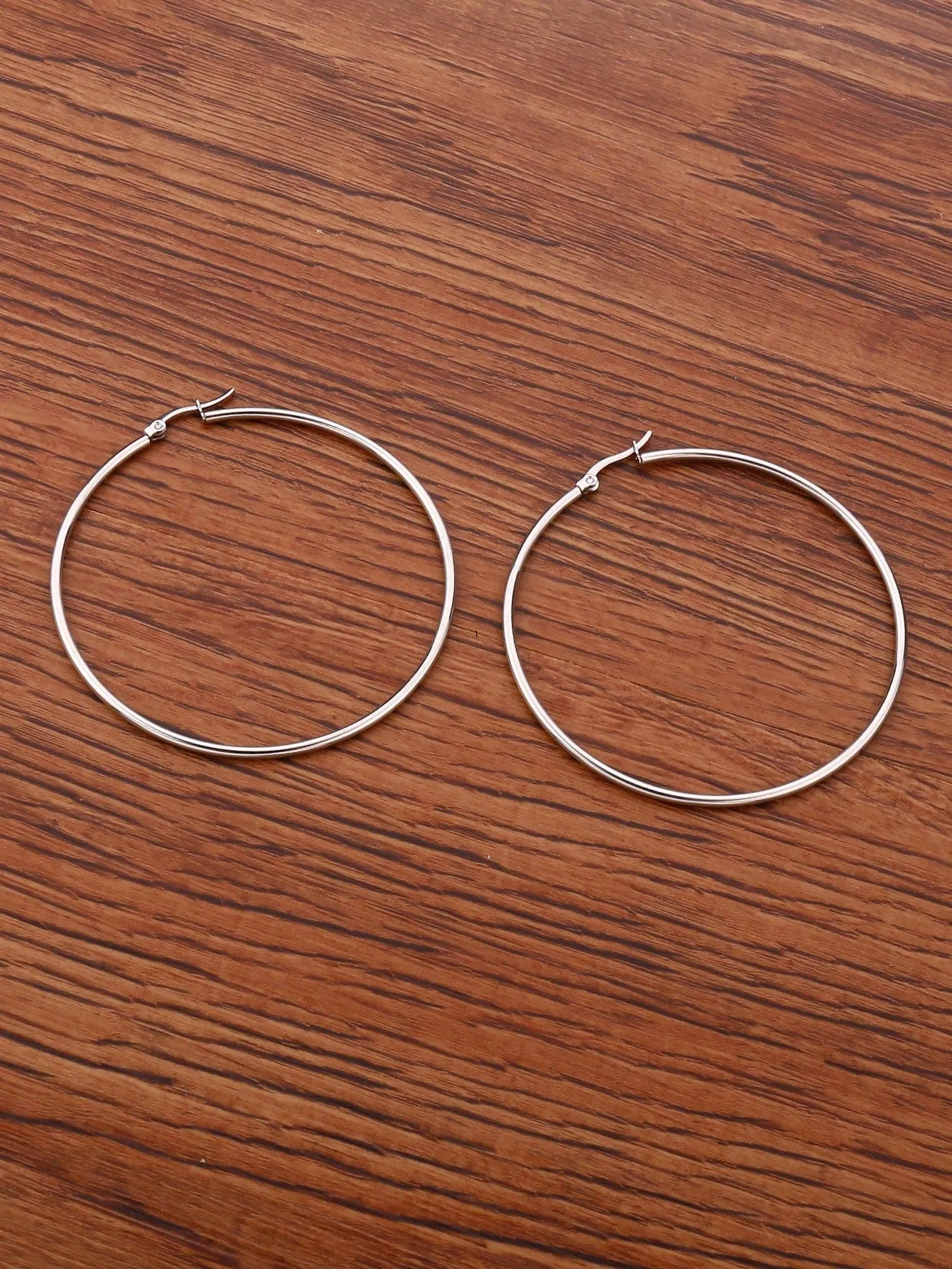 1pc Minimalist Hoop Earrings Classic Size Hoop Earrings Daily Party Holiday Decor Chic Simple Design For Women Girls Gifts, Stainless Steel Jewelry