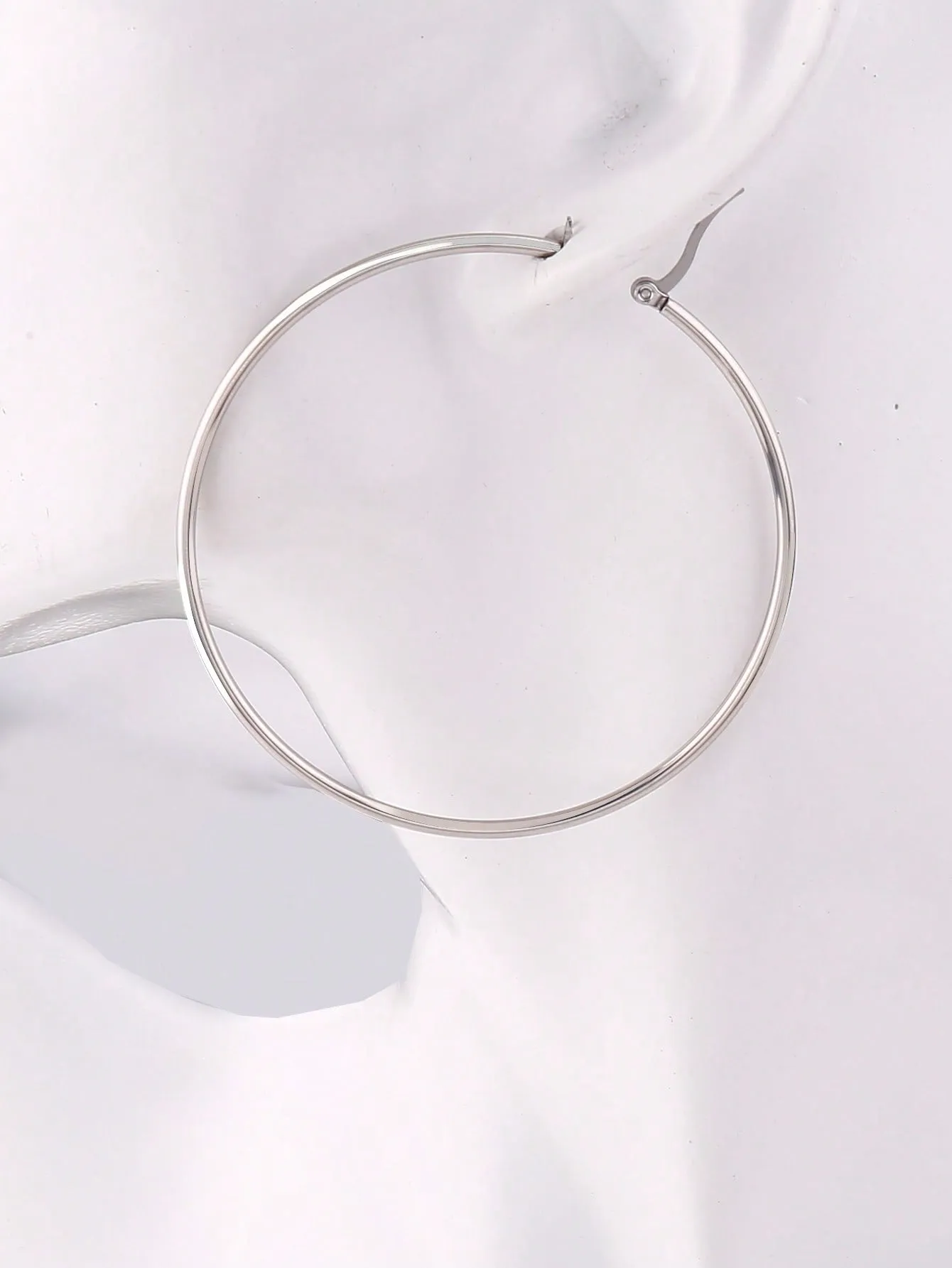 1pc Minimalist Hoop Earrings Classic Size Hoop Earrings Daily Party Holiday Decor Chic Simple Design For Women Girls Gifts, Stainless Steel Jewelry