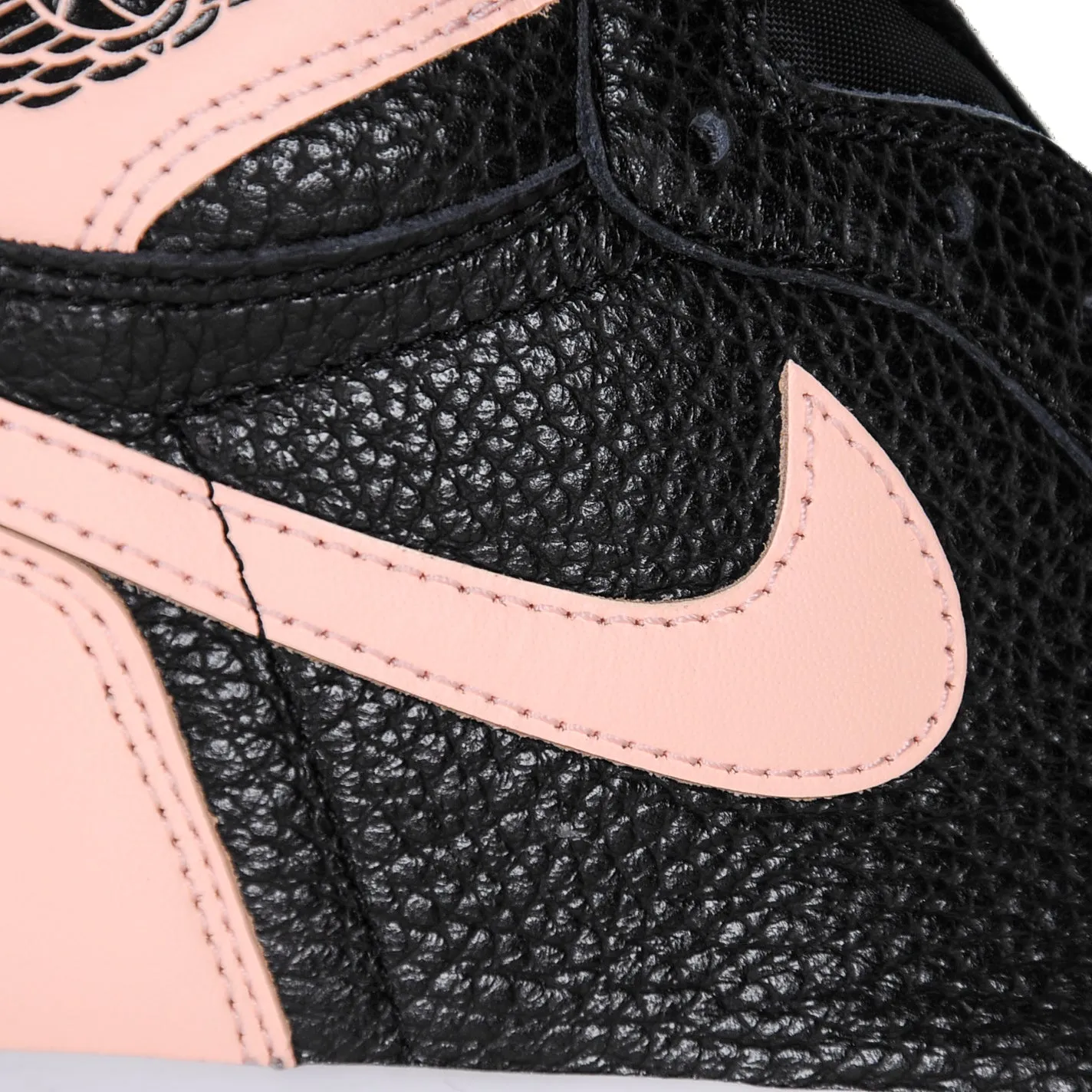 AIR JORDAN 1 RETRO BLACK CRIMSON TINT 2019