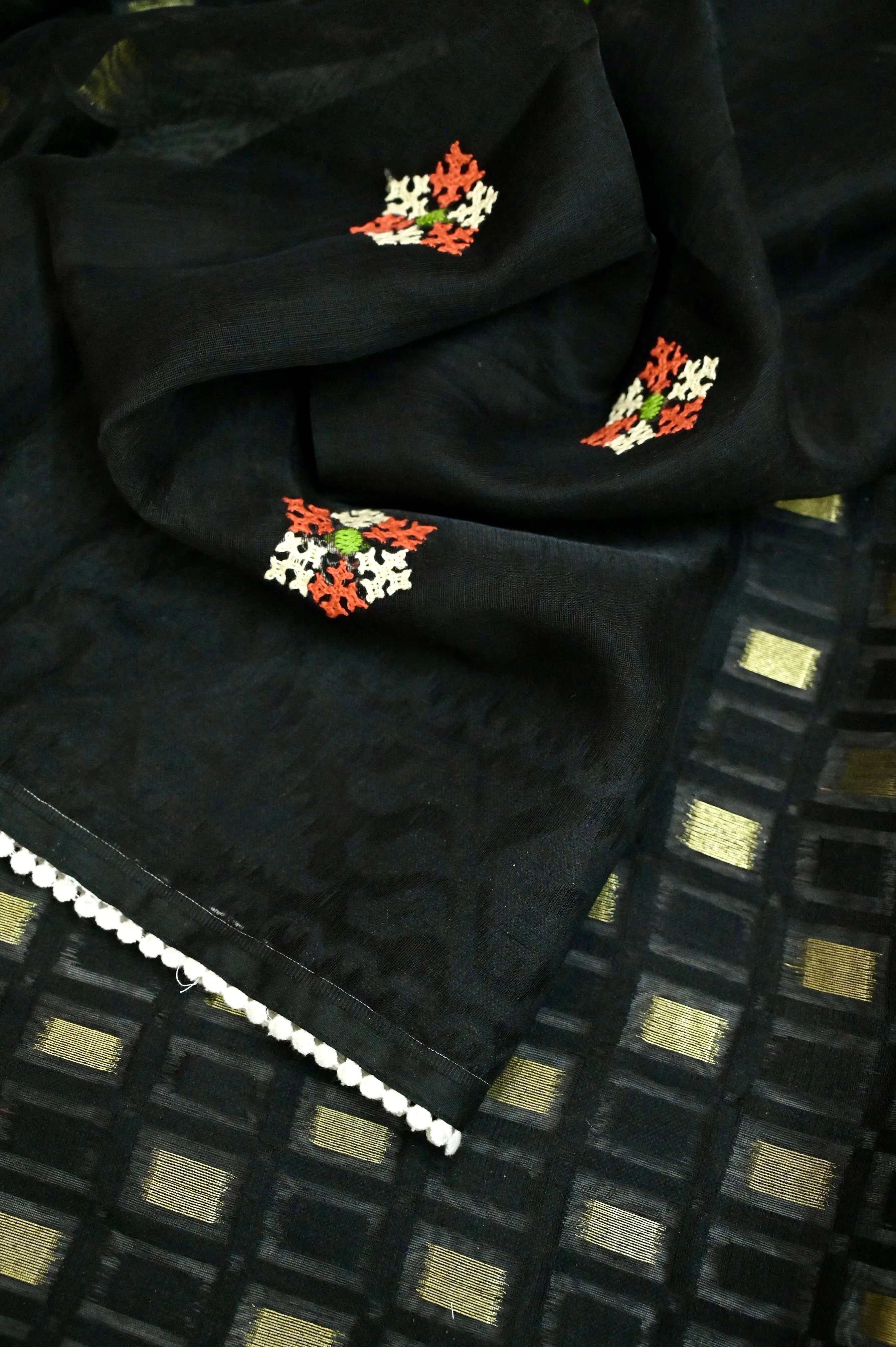 Black Color Jamdani Saree with Self Weaving and Patli Pallu