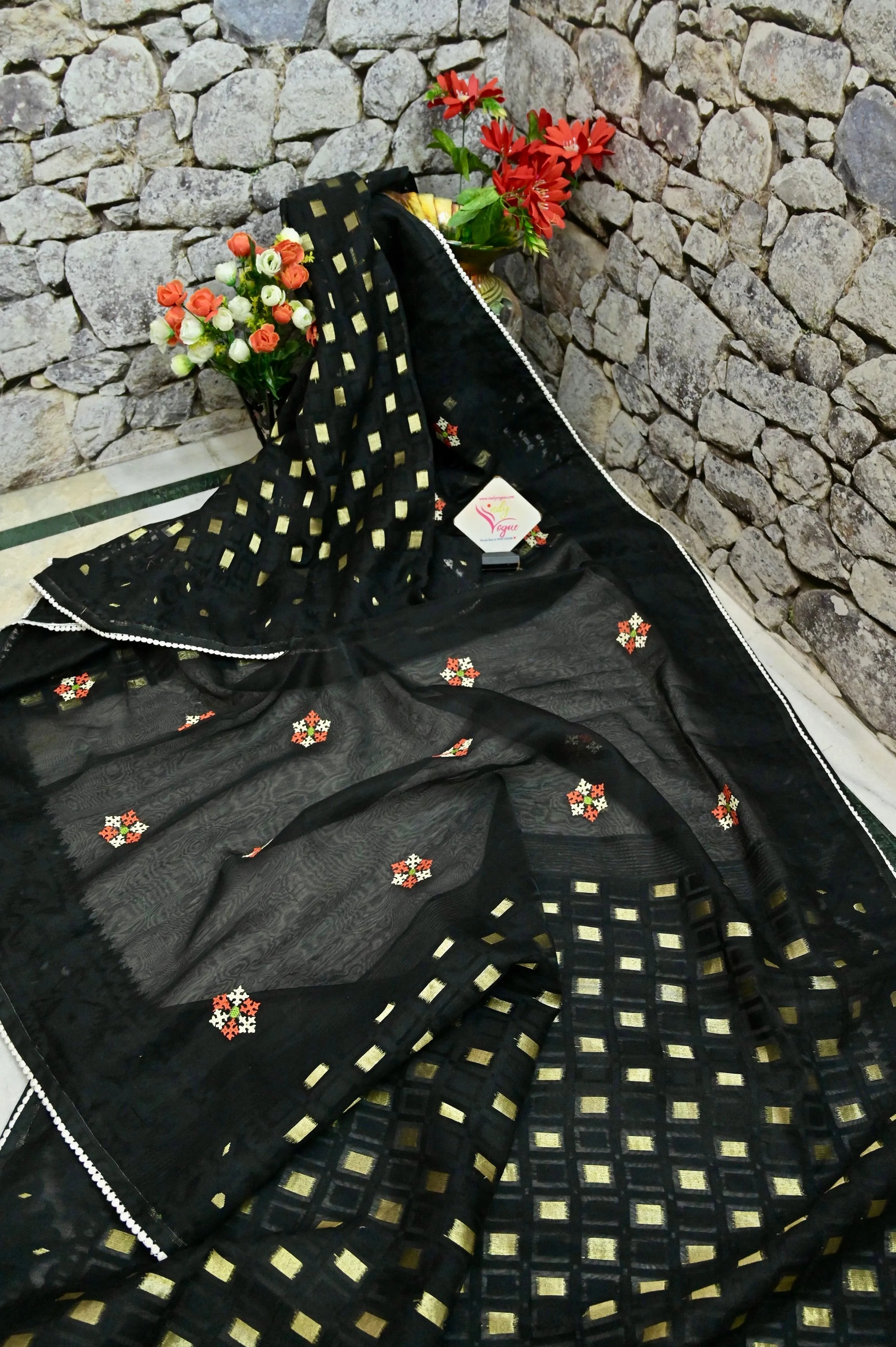 Black Color Jamdani Saree with Self Weaving and Patli Pallu