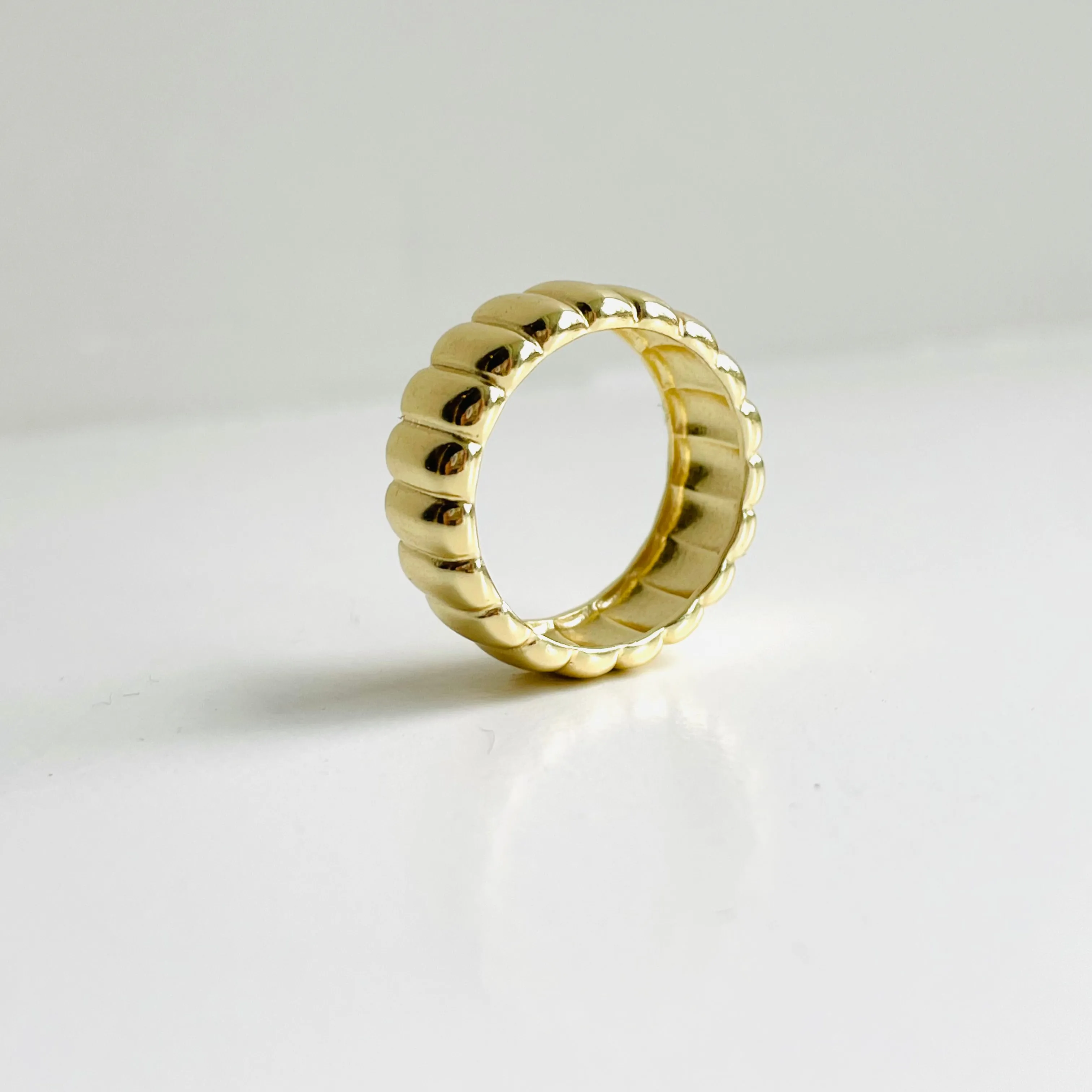 Charlotte Scalloped Ring