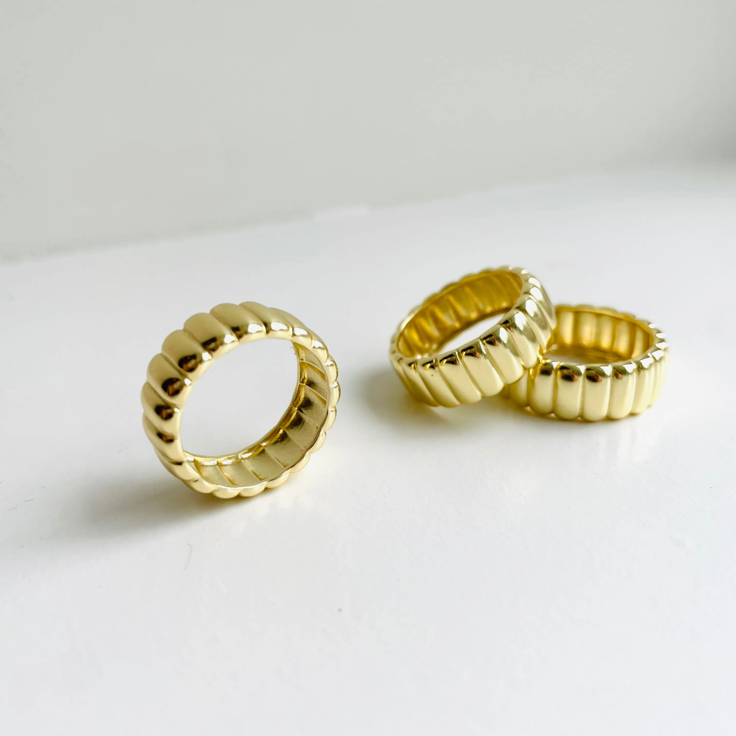 Charlotte Scalloped Ring