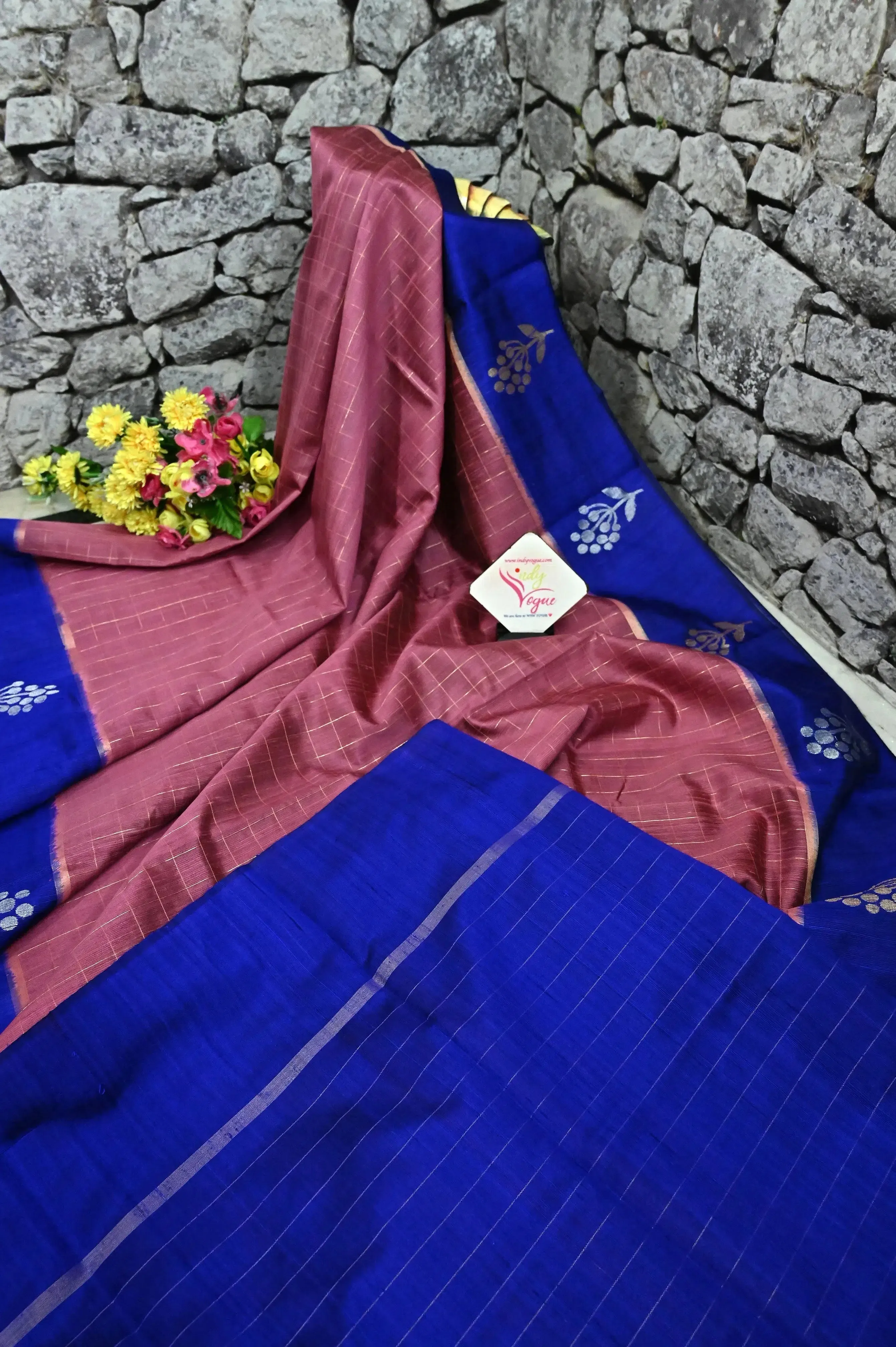 Dark Onion Pink Color Pure Raw Silk Saree with Allover Golden Checks and Zari Weaving