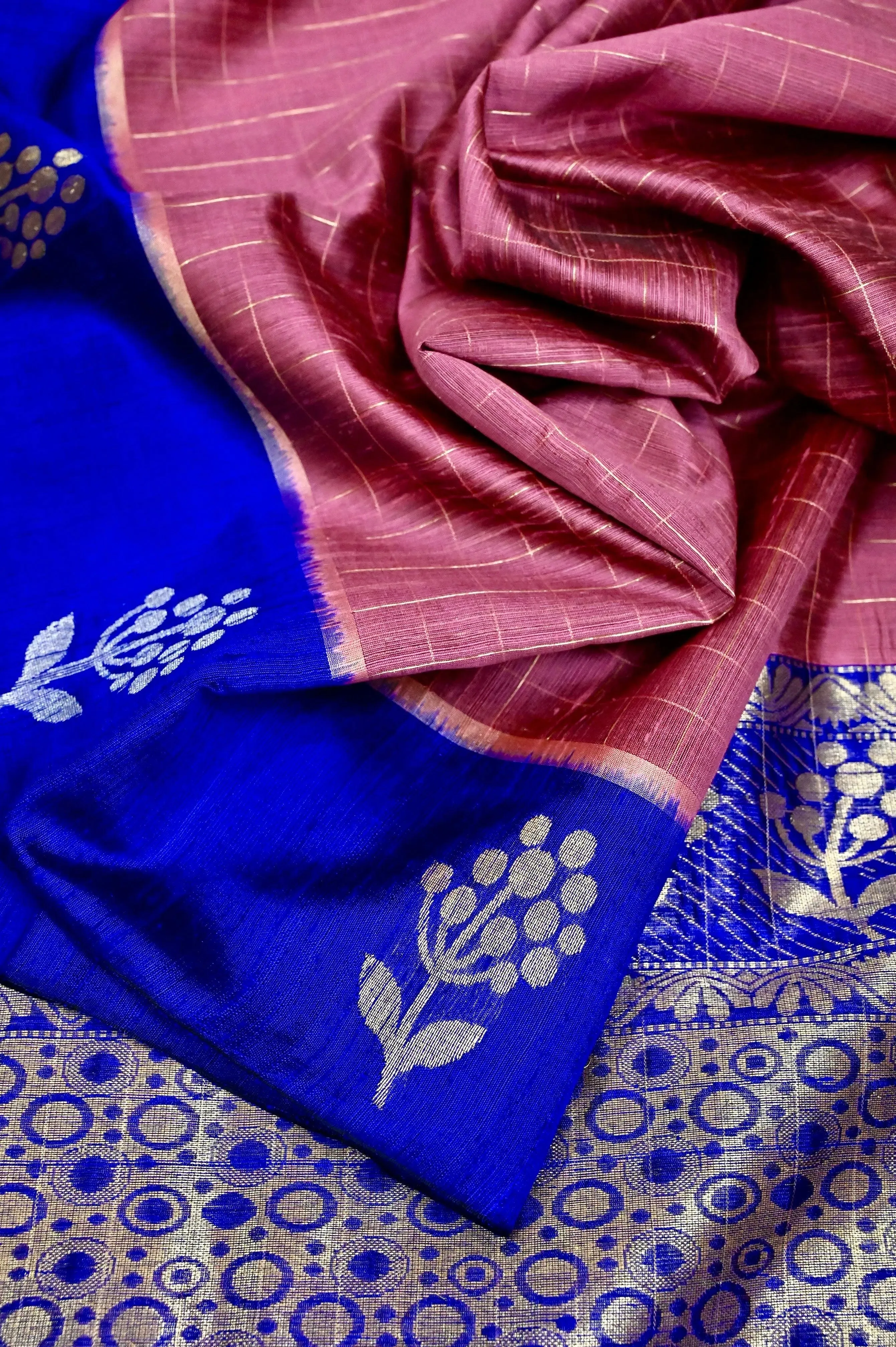 Dark Onion Pink Color Pure Raw Silk Saree with Allover Golden Checks and Zari Weaving