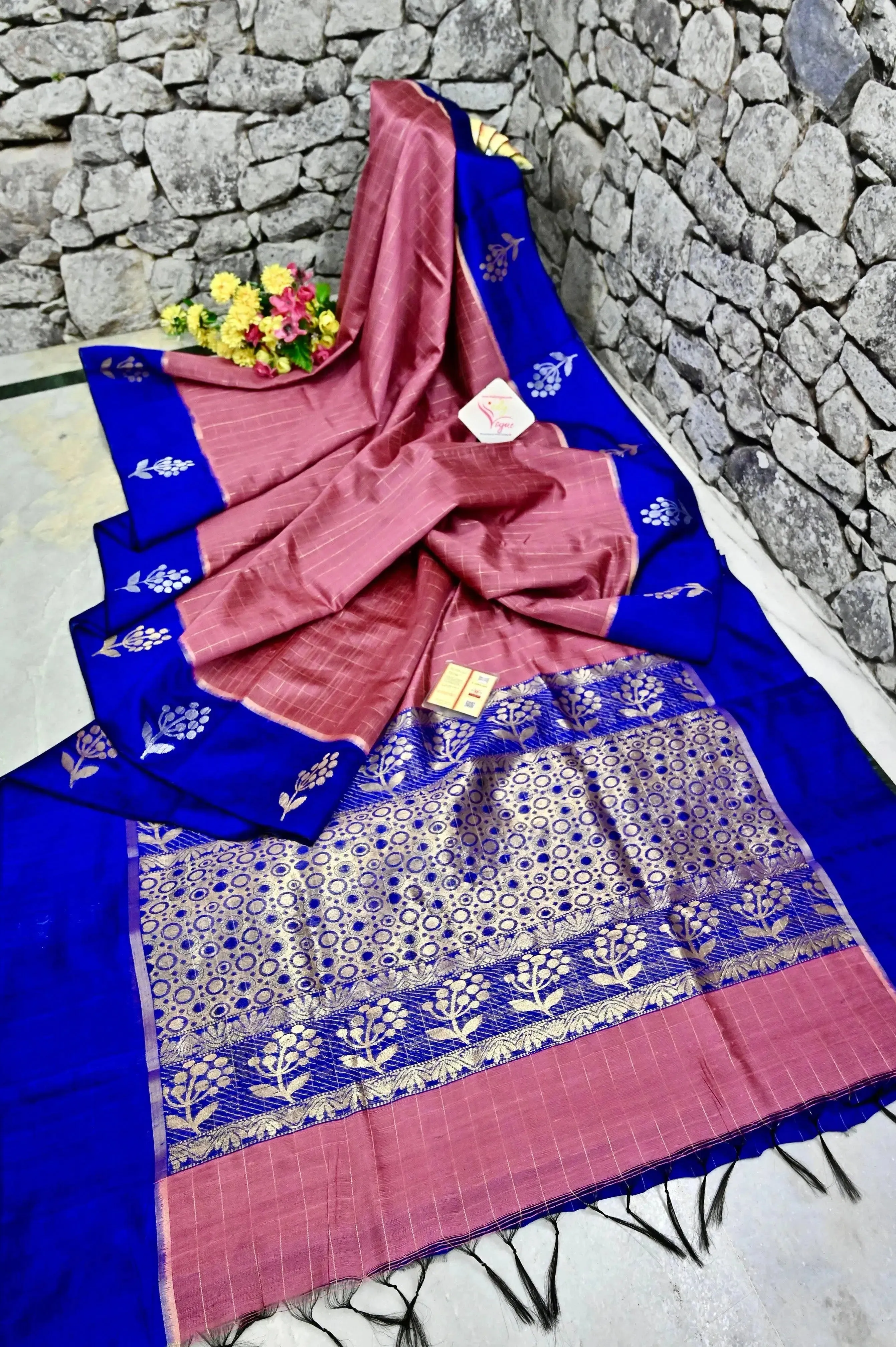 Dark Onion Pink Color Pure Raw Silk Saree with Allover Golden Checks and Zari Weaving