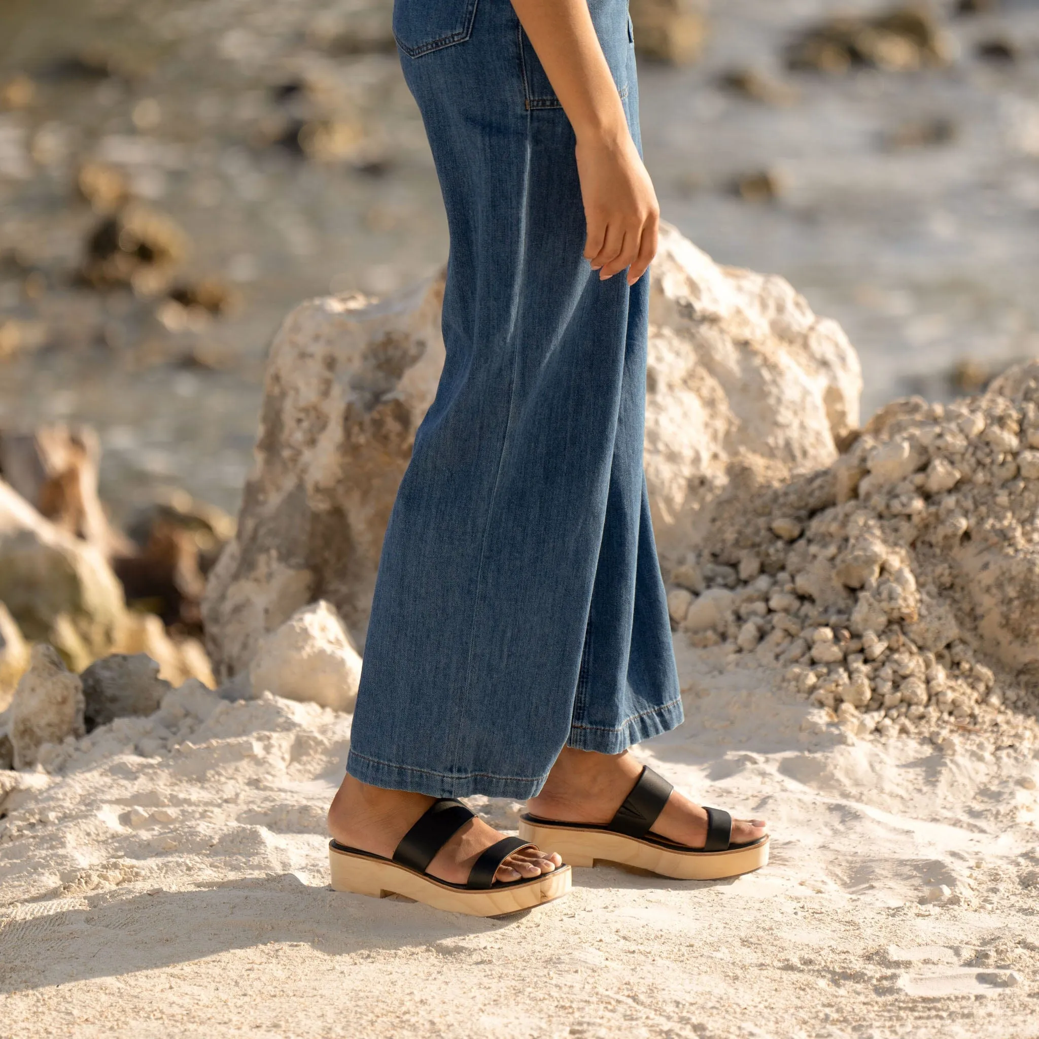 Ellie All-Day Clog Black