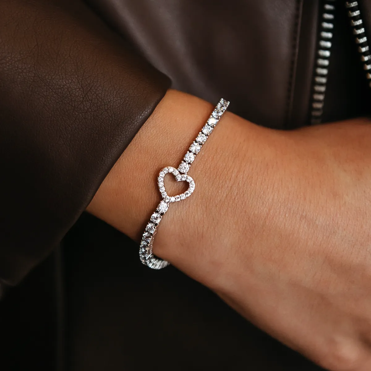 Heart Tennis Bracelet in White Gold