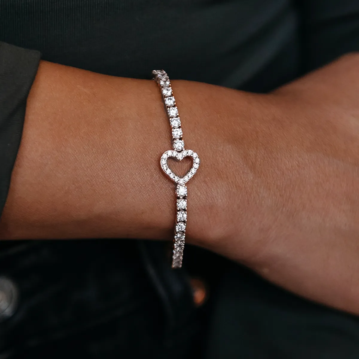 Heart Tennis Bracelet in White Gold