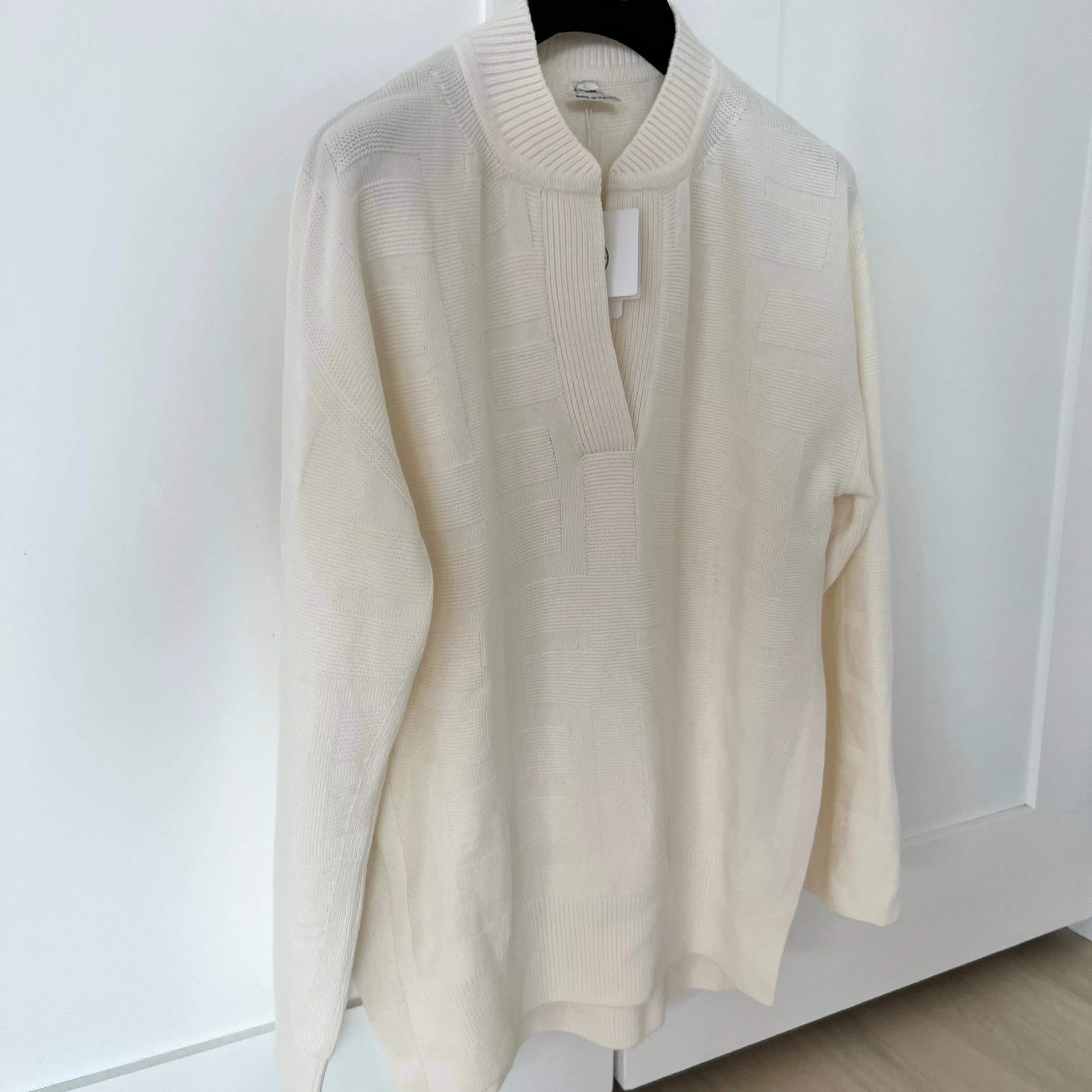 Hermes H V Neck Pullover