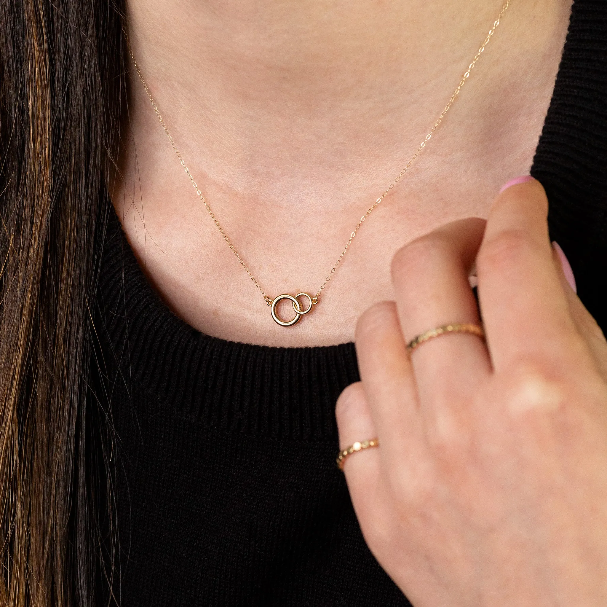 Interlocking Linked Circles Necklace - 14K Solid Gold