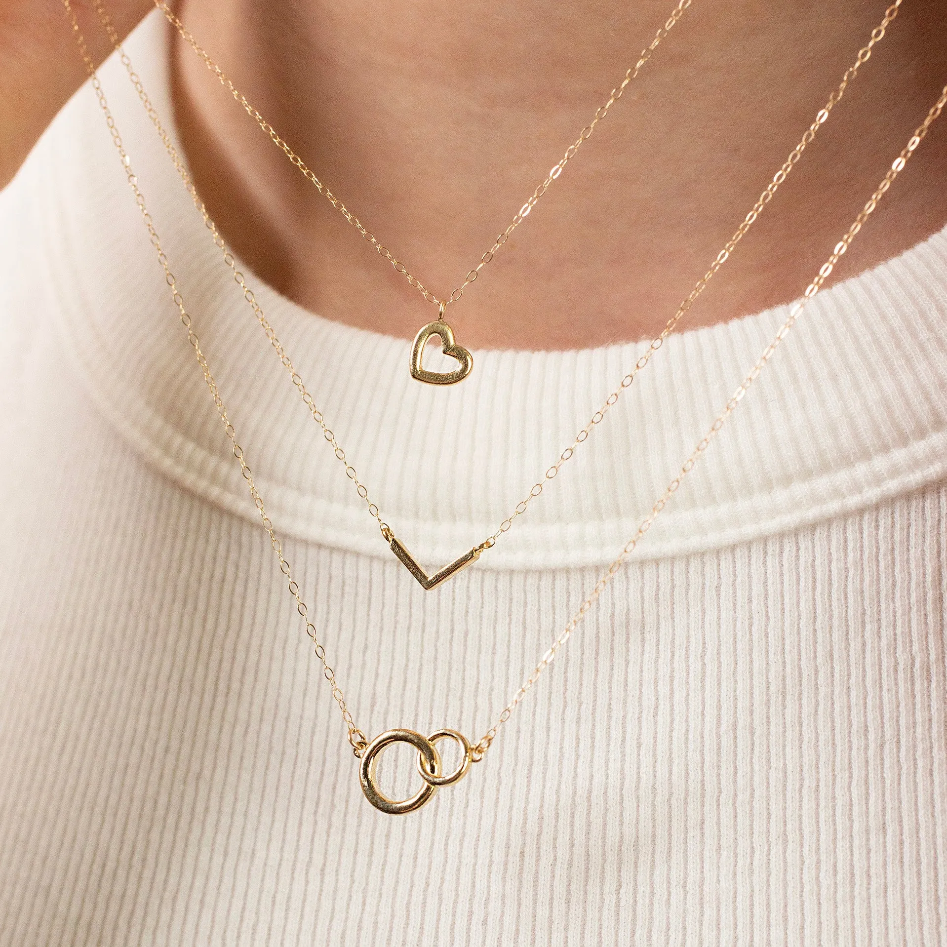 Interlocking Linked Circles Necklace - 14K Solid Gold