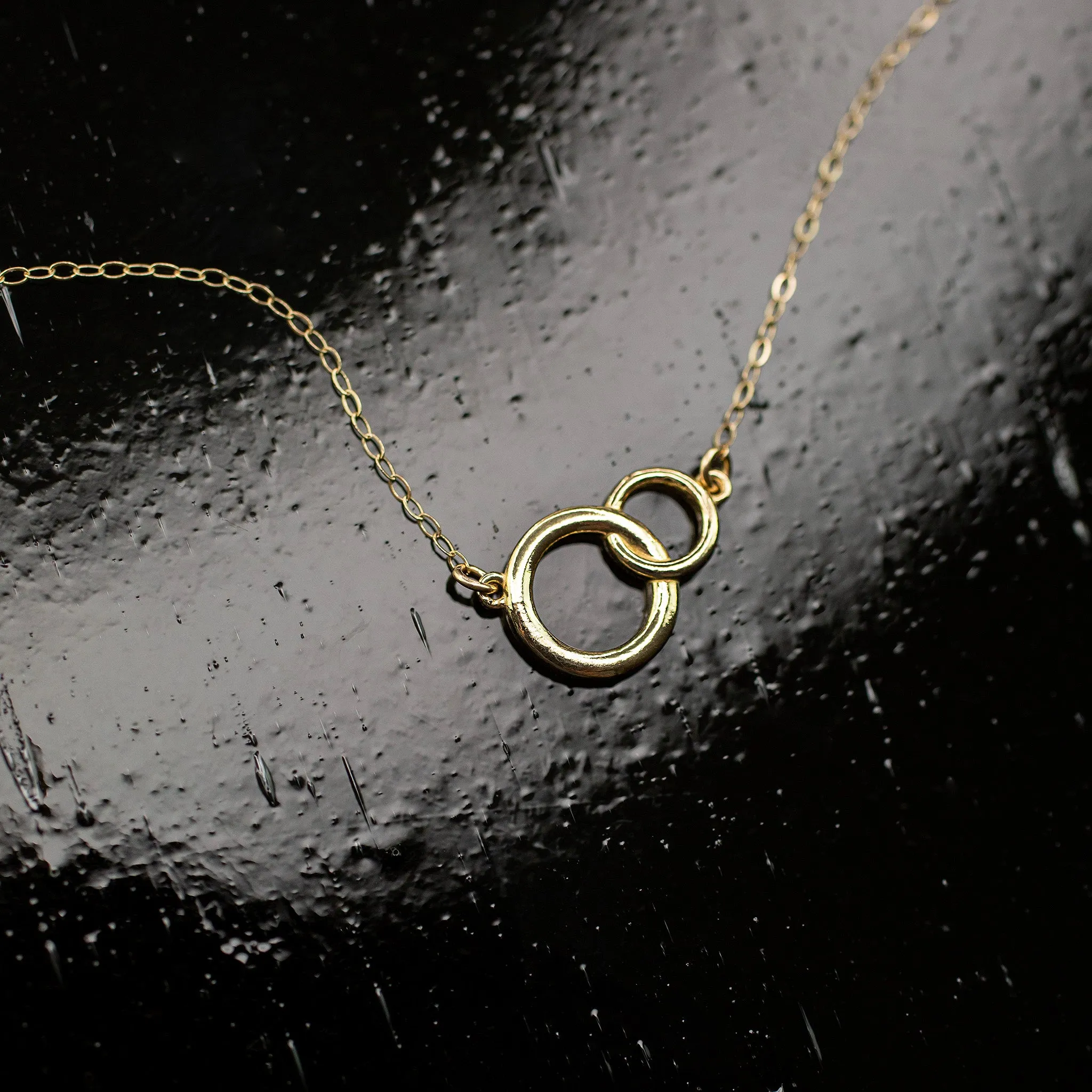 Interlocking Linked Circles Necklace - 14K Solid Gold