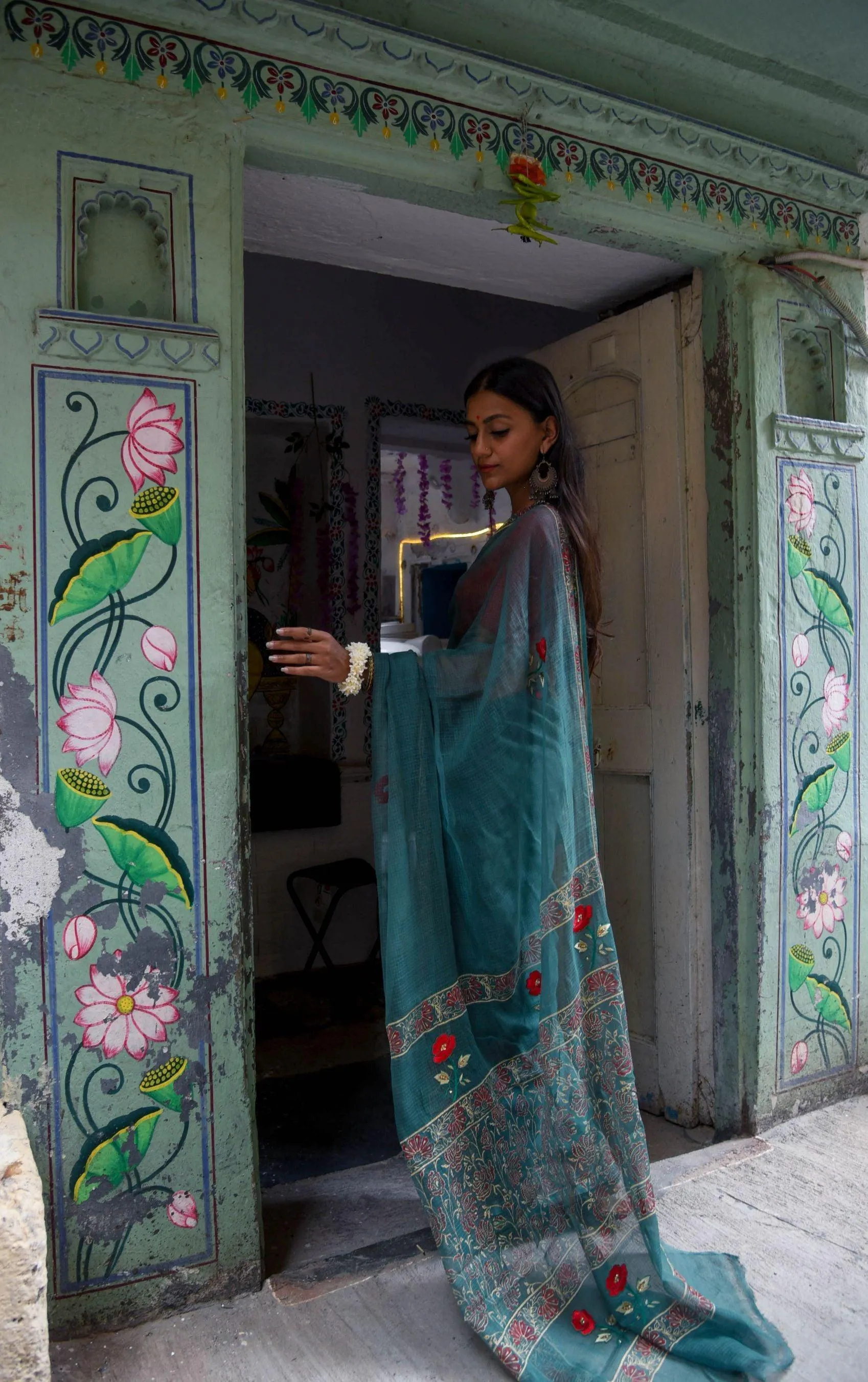 Kaisori Kota saree - Togor embroidered and handblockprinted Kota saree