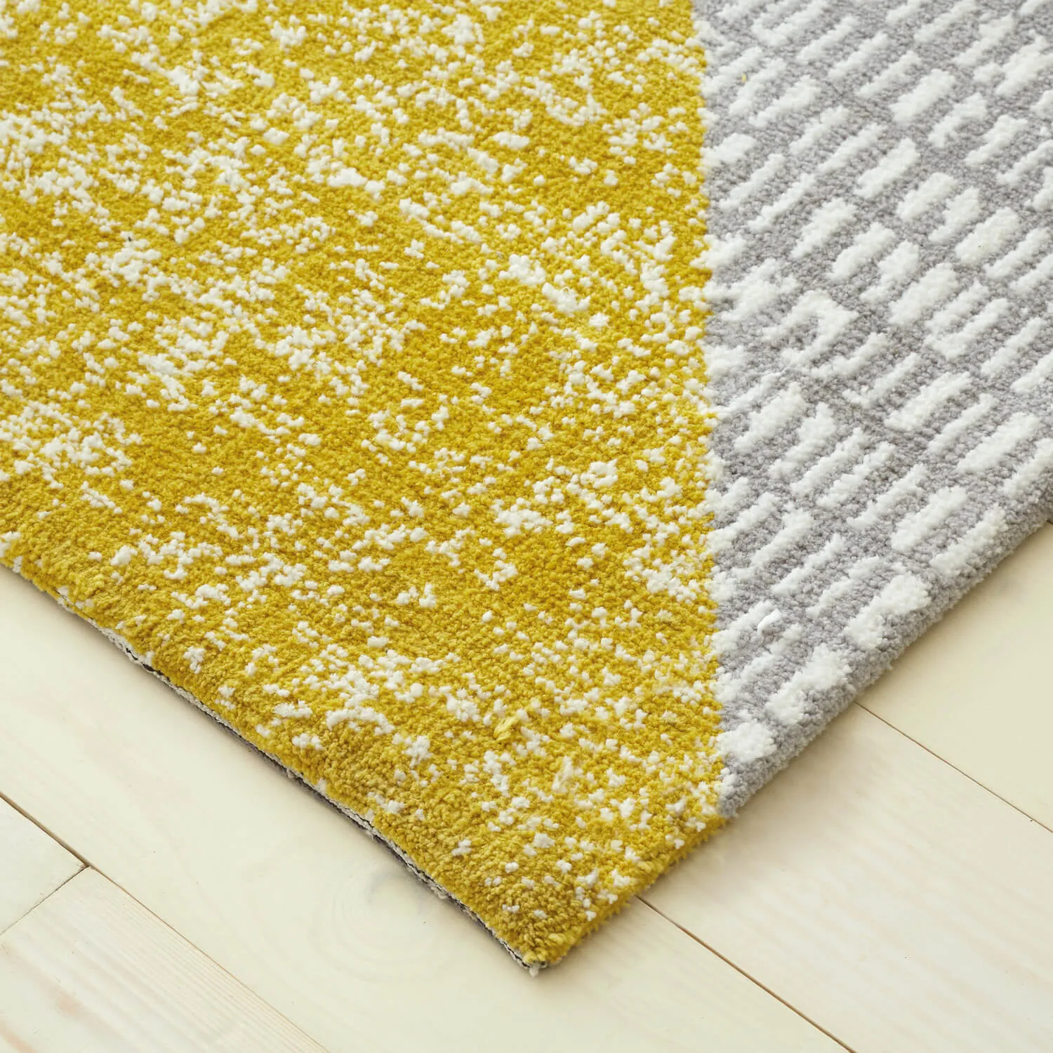 Larson Geo Rug - Ochre