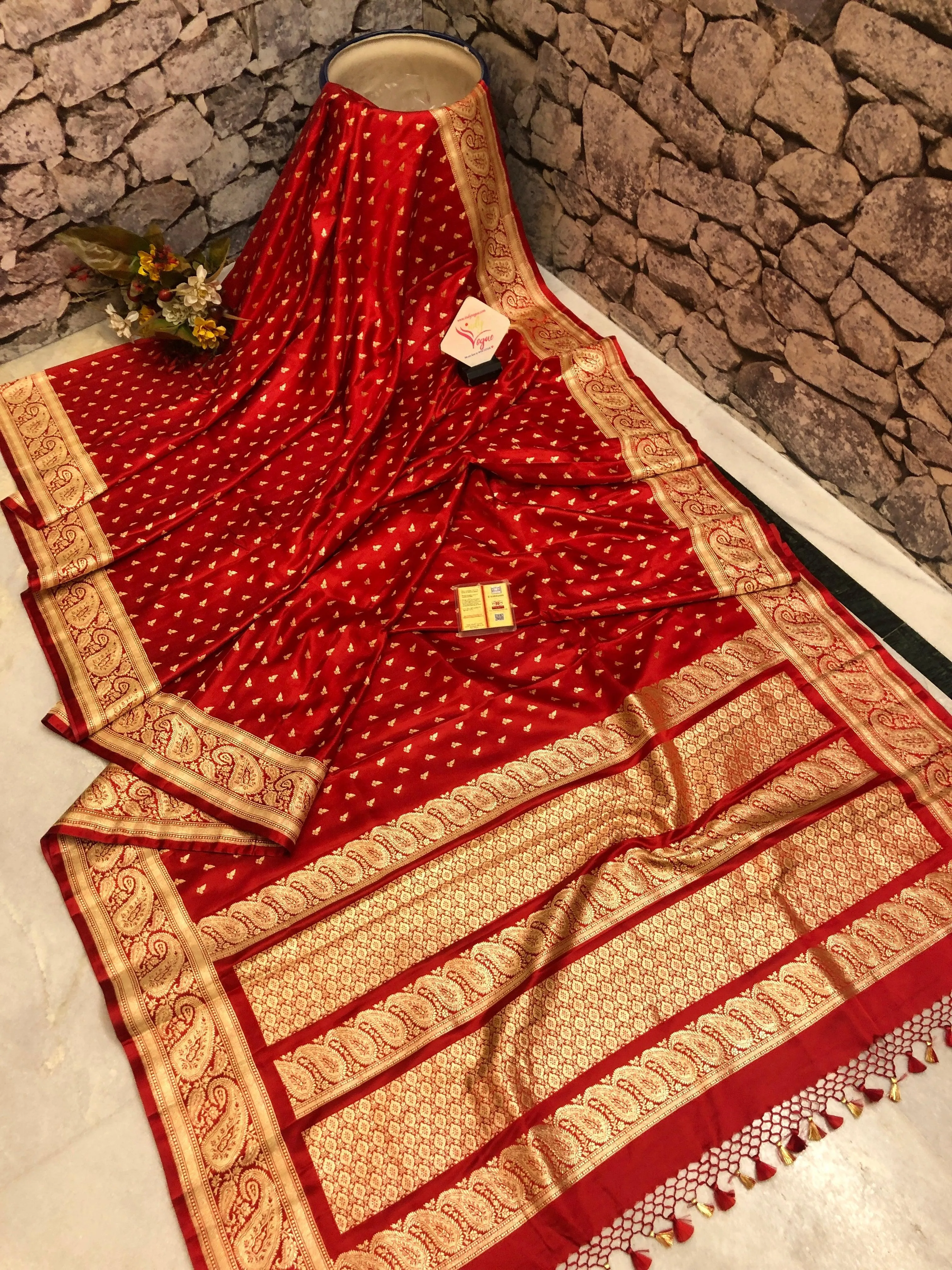 Royal Red Color Color Handloom Mashru Banarasi Silk Saree