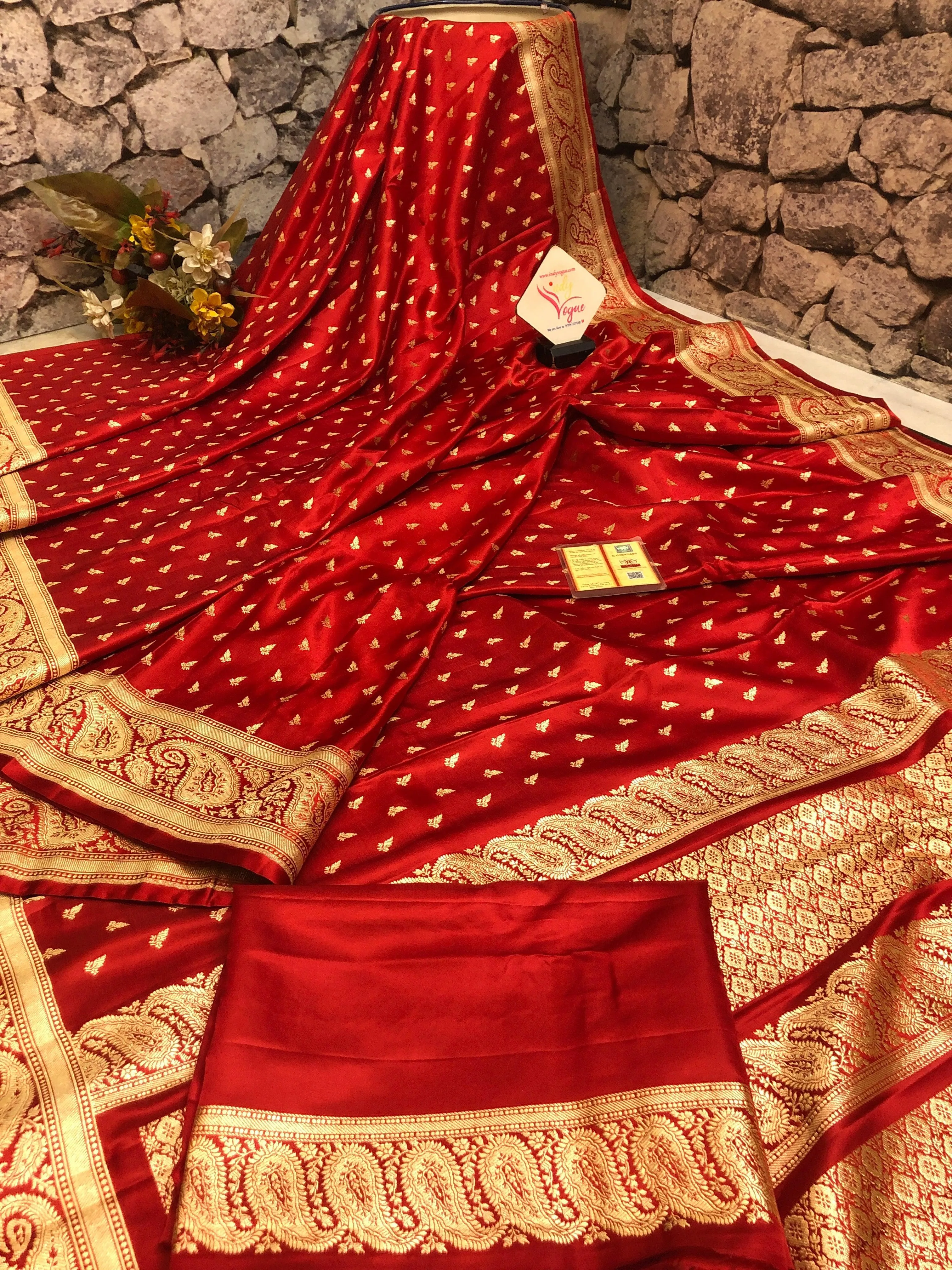 Royal Red Color Color Handloom Mashru Banarasi Silk Saree