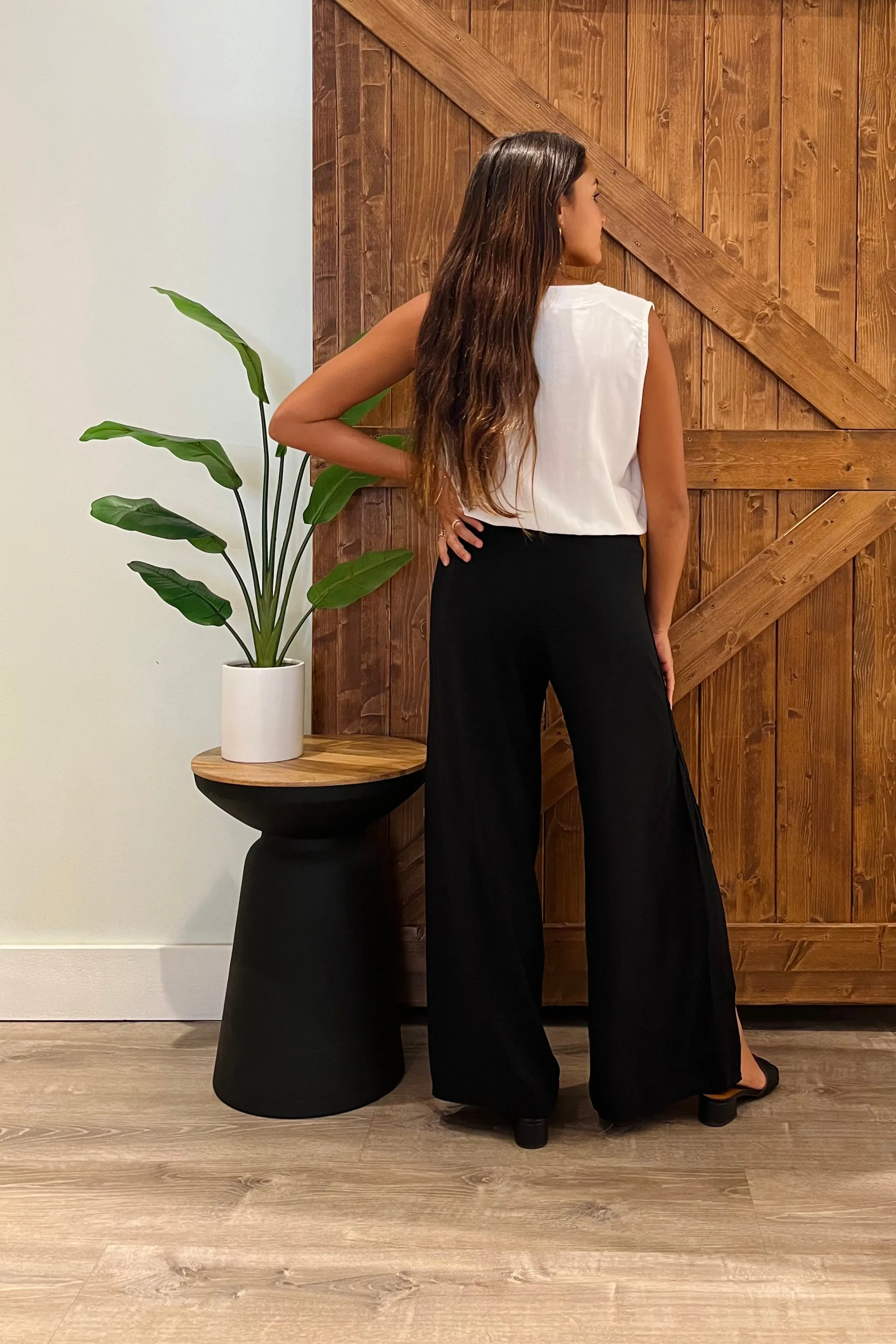 Shaina Pant / Black